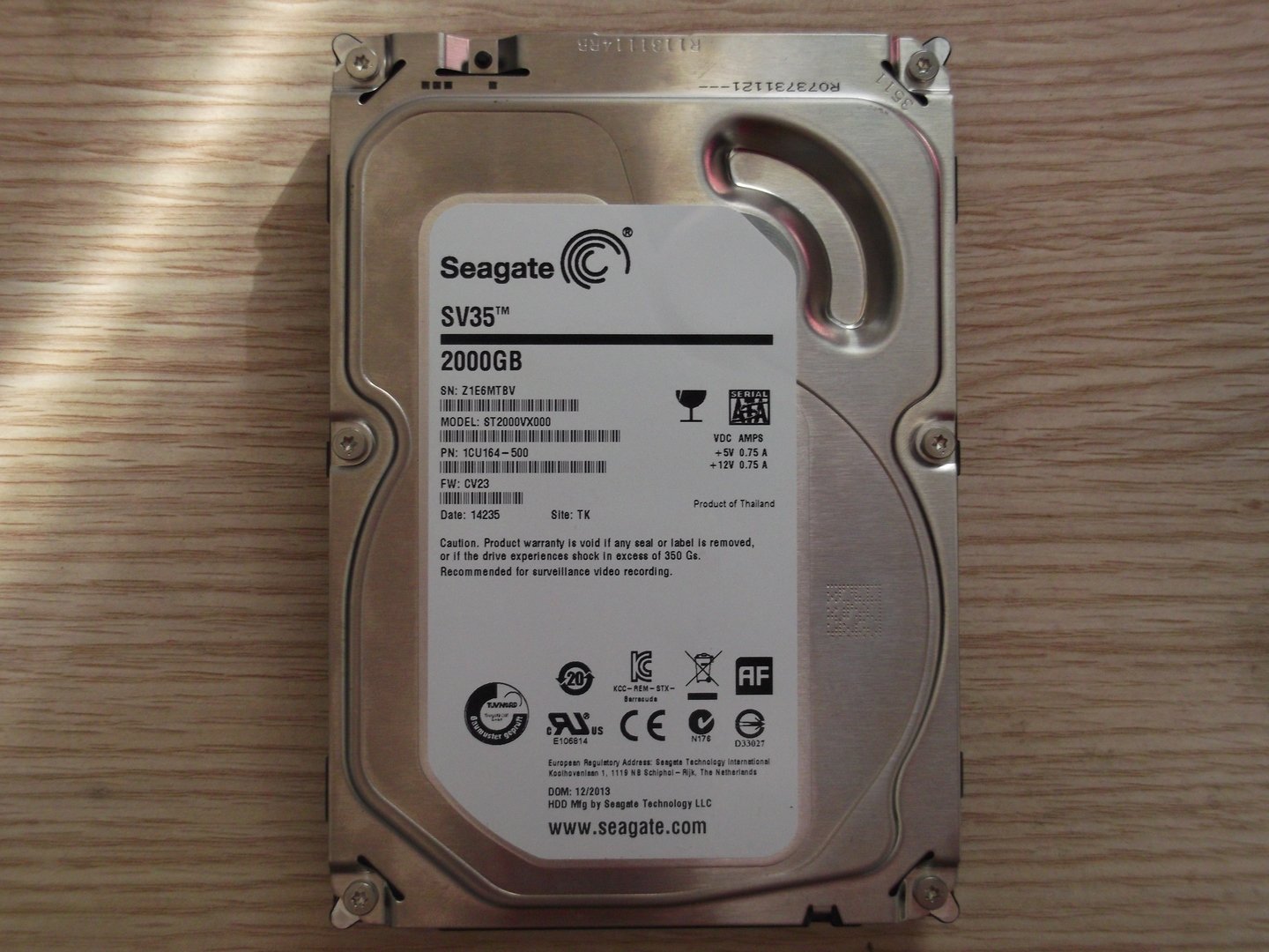 Kart üzerinden resimlerde gösterilen 3 adet parça alınmıştır. Arızalı Harddisk Seagate SV35 2000GB ST2000VX000 100717520 REV B